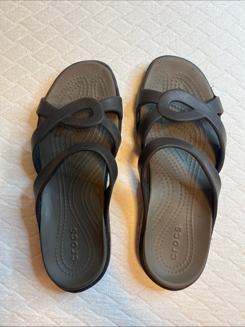 CROCS Women's Dark Brown Slip-On Sandals with Loop Straps, W7